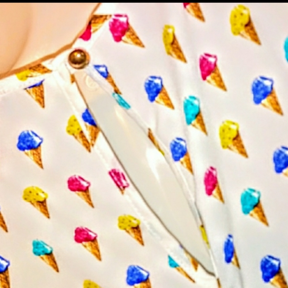 Joyce Romper Size Medium Silky Icecream Print NWOT - Picture 9 of 11